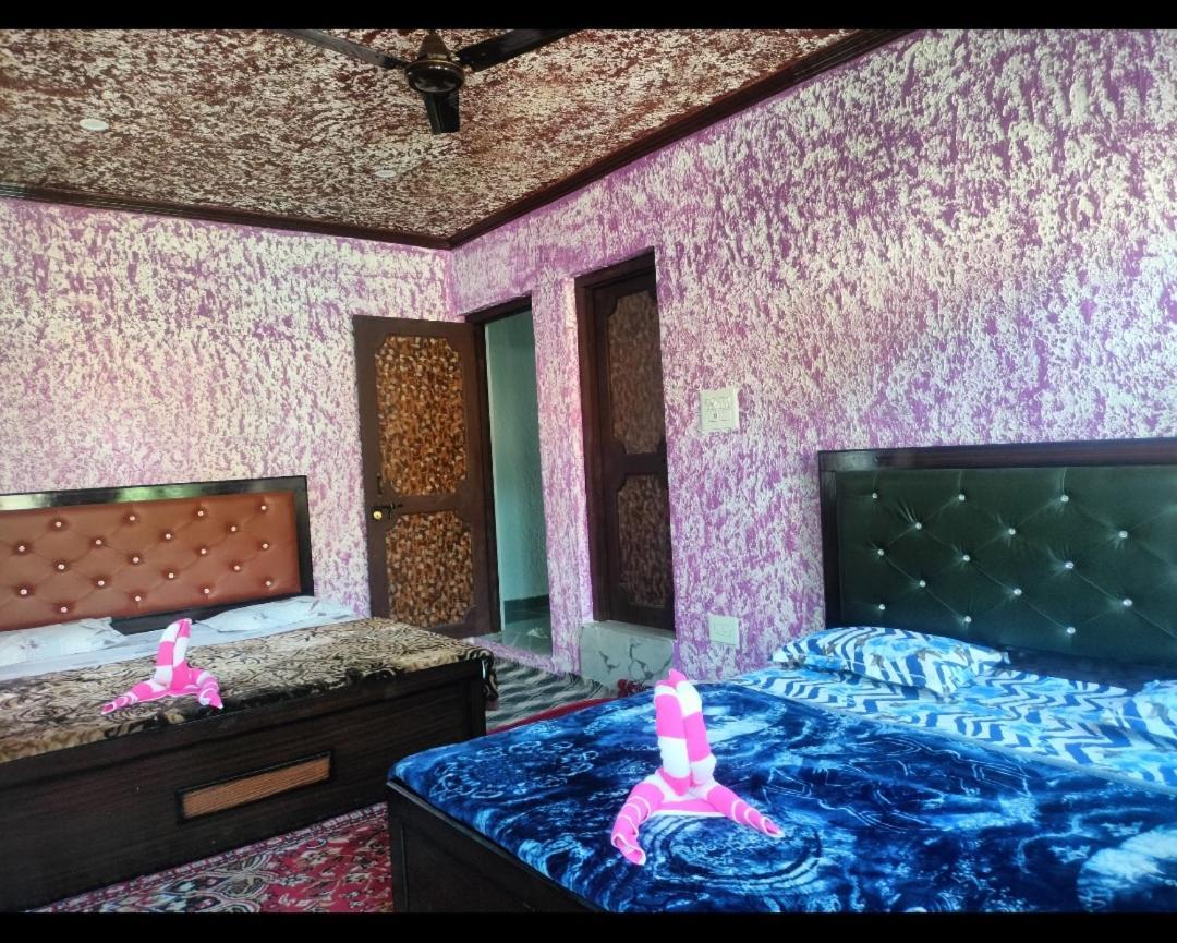 Hotel Sunlight Srinagar Zimmer foto